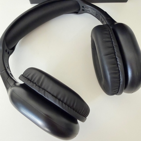 Emporio Armani Other - Emporio Armani Black Wireless Headphones